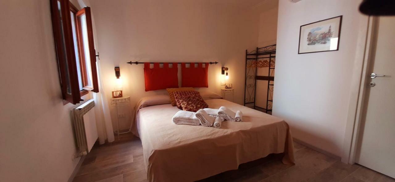 Isepo Apartment Venesia Bagian luar foto