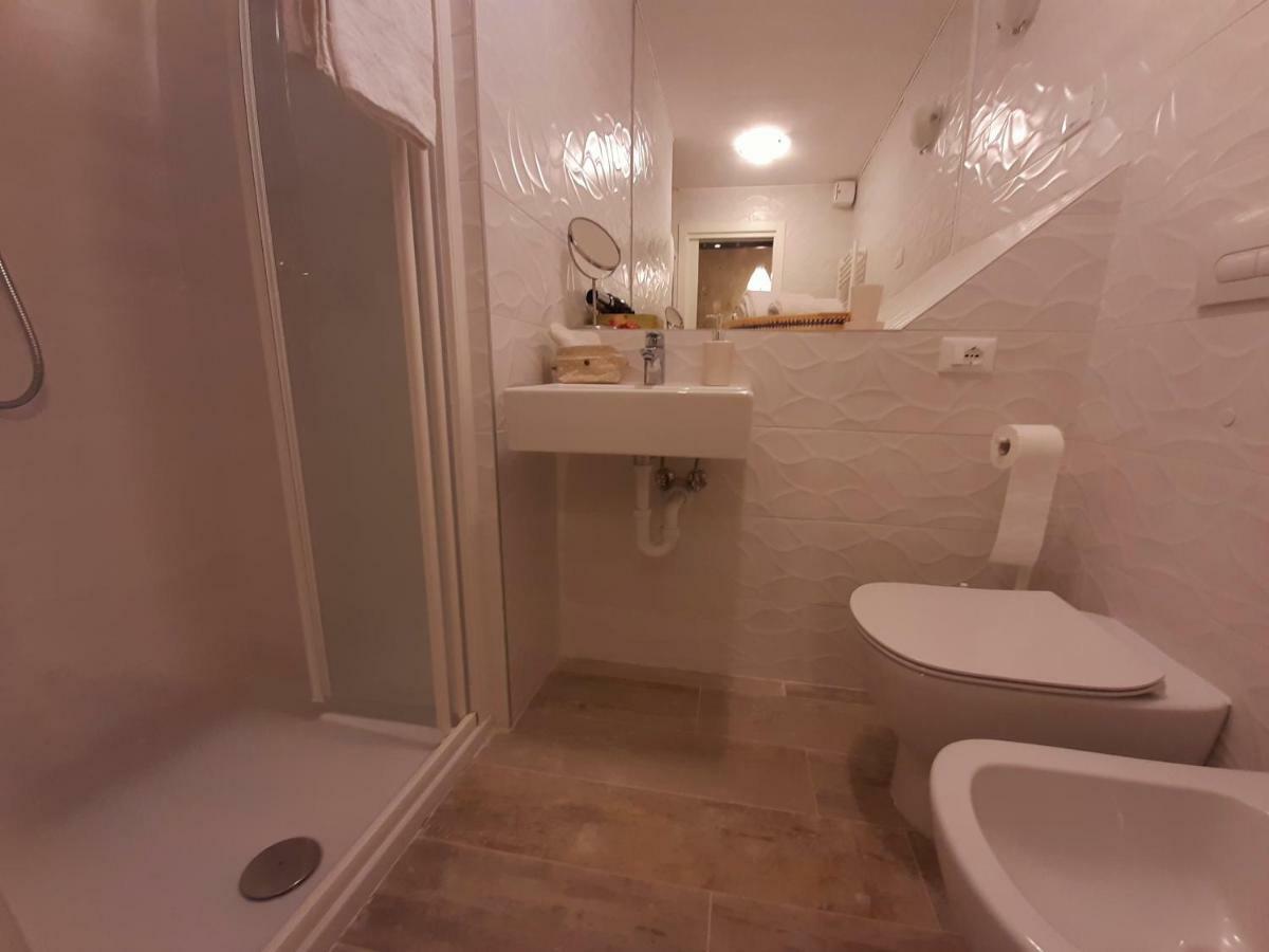 Isepo Apartment Venesia Bagian luar foto