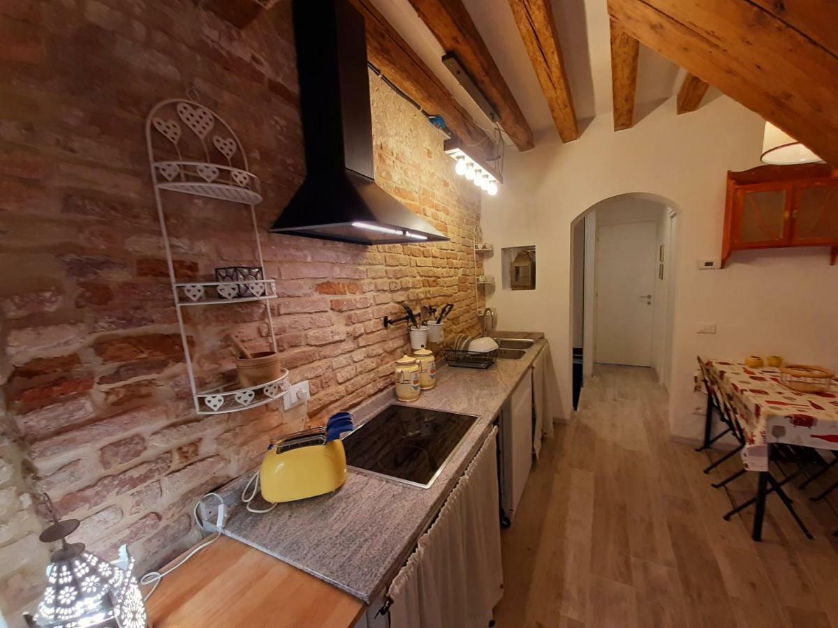 Isepo Apartment Venesia Bagian luar foto