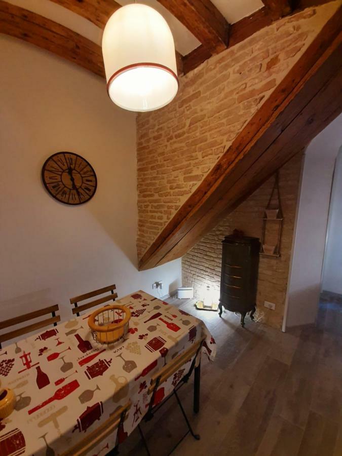 Isepo Apartment Venesia Bagian luar foto