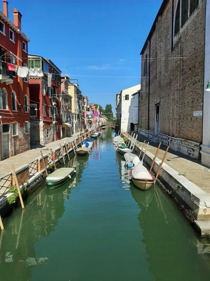 Isepo Apartment Venesia Bagian luar foto
