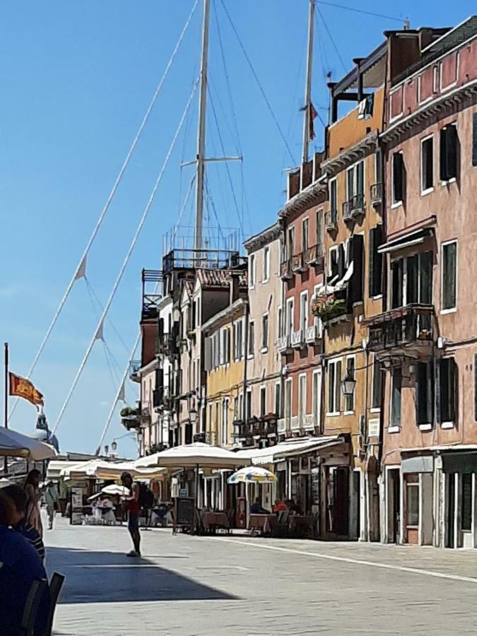 Isepo Apartment Venesia Bagian luar foto