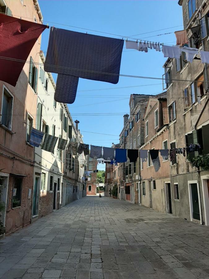 Isepo Apartment Venesia Bagian luar foto